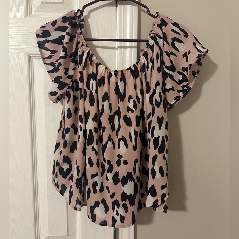Off shoulder boutique top